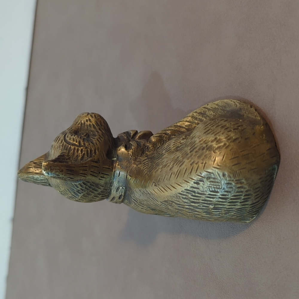Vintage Brass Cat Laying With Bow Around Neck - Picture 2 of 7